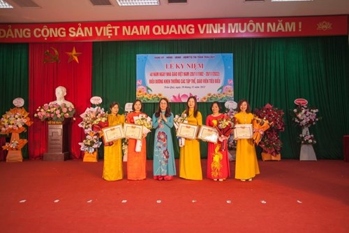 Thị trấn Trâu Quỳ tổ chức lễ kỷ niệm 40 năm ngày Nhà giáo Việt Nam 20/11